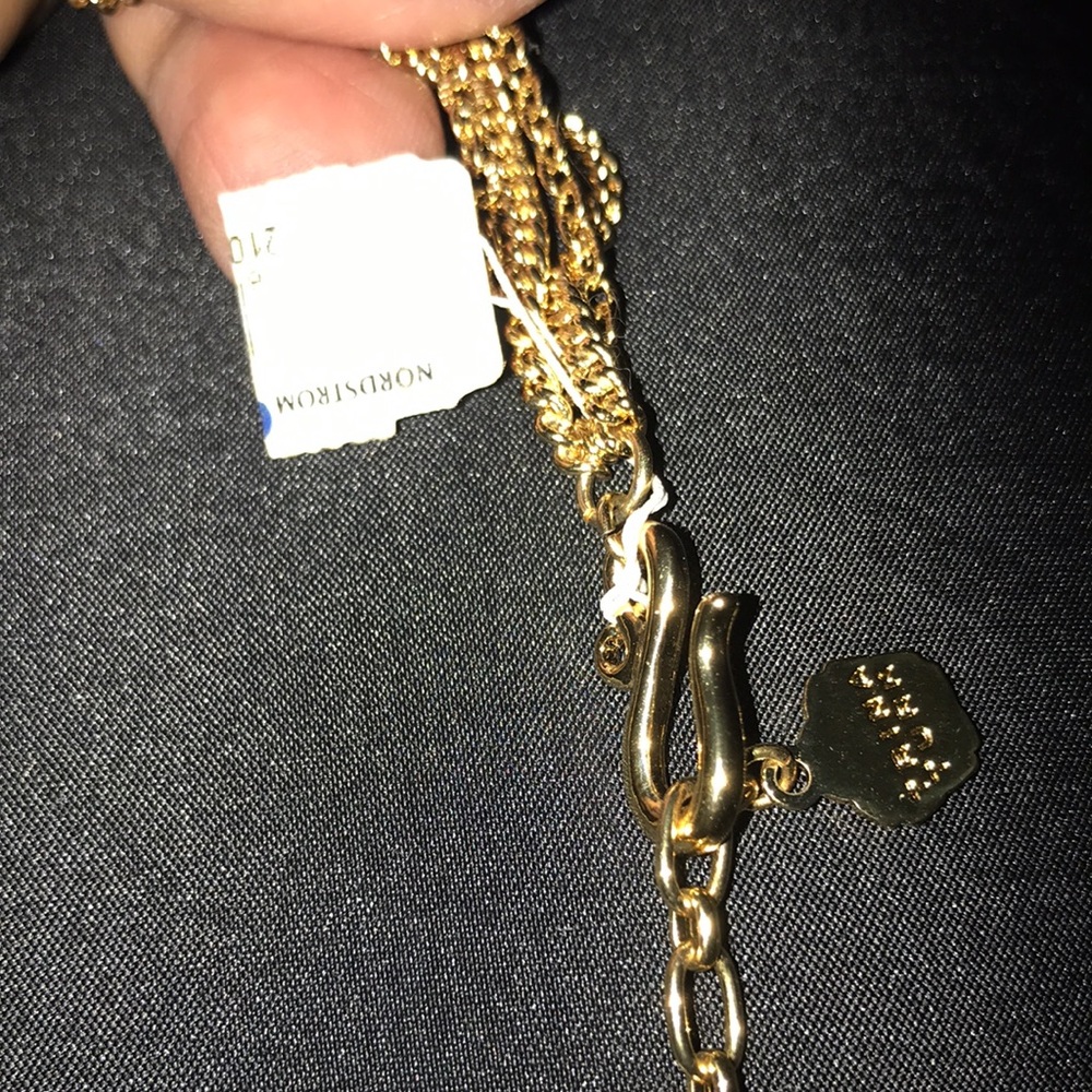 Elegant Black and Gold Pendant Necklace - Picture 6 of 8